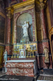 <center>La cathédrale Saint-Jean-Baptiste.</center>Chapelle Saint-Laurent. Le retable (1873), néoclassique, en marbre de Villefranche, présente une unique niche abritant une belle statue grandeur nature en marbre de Carrare de saint Laurent, vêtu de la dalmatique des diacres, portant la palme et un gril rappelant son martyre., C'est une œuvre de Scipione Tadolini  (1822-1892). De part et d'autre, deux statuettes de production industrielle, à gauche Sainte Agnès, à droite Sainte Philomène.
