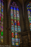 <center>La cathédrale Saint-Jean-Baptiste.</center>Fenêtre intermédiaire gauche : les origines du Christ. La Vierge entre les prophètes qui annoncent la venue du Christ, Isaïe et Jean-Baptiste. Au-dessous, les saints docteurs d'orient : Athanase, Jean Chrysostome, Jérôme (caché).