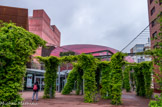 <center>Perpignan</center>Une structure végétale relie les différentes parties.