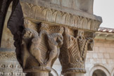 <center>Cathédrale Sainte-Eulalie-et-Sainte-Julie d'Elne</center>Lions et fleurs de lotus.