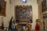 <center>Cathédrale Sainte-Eulalie-et-Sainte-Julie d'Elne</center>Chapelle Saint-Michel. Retable Saint-Michel (XIVe et XVe siècles), de style gothique catalan. Statue de Sainte Philomene. C’est sous le règne de Dioctétien (284 à 305) que, comme beaucoup de chrétiens, Sainte Philomène a subi le martyre. Vierge des douleurs.