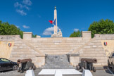 <center>Port-Vendres. </center>Le monument aux morts de Port-Vendres est un monument aux morts constitué d'une sculpture en pierre d'Aristide Maillol. Le monument, fut commandé en 1919 et inauguré en 1923.