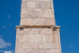 <center>Port-Vendres. </center>Les quatre tortues de bronze survivantes placées aux angles du collet, entre la colonne et le dé.