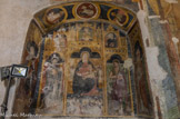 <center>Eglise de l'Assomption.</center> Vierge à l'enfant. A droite, Saint Jean Baptiste. A gauche, sta Claire d'Assise.