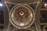 Chiesa del Gesù.<br>La nef centrale et la coupole sont ornées de fresques de Giovanni Bernardo Carlone (1624), ce dernier étant l’auteur de la fresque des Quatre Évangélistes se trouvant au pied de la coupole.
