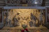 Chiesa del Gesù.<br> Nef latérale droite. Sous l'autel : une crèche sculptée de Tommaso Orsolino (1590).