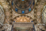 Cathédrale San Lorenzo <br> Chapelle Saint Jean-Baptiste. La décoration de la chapelle commencée autour de 1460, et après divers remaniements et réorganisations, fut terminée par les revêtements en marbre et en stuc doré de la voûte et de la chapelle en 1608.