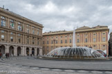 Le Palazzo Ducale (Palais des Doges) A gauche, le siège de la Région Ligurie, l’ancien Palazzo Italia di Navigazione.