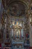 La basilique Santa Maria delle Vigne. Les fresques du presbyterium représentant la Gloire de Marie (1612) sont de Lazzaro Tavarone.