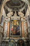 Chapelle dédiée au Sacré-Cœur (famille Centurione) : saint Nicolas reçoit le scapulaire de Domenico Fiaselle, 1642. Voûte : anges musiciens de Gio Battista Carlone, 1642-1643.