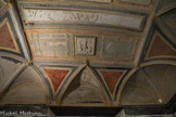 Villa del Principe. Palais d'Andrea Doria.<br> La Salle du Zodiaque. Dans la bande centrale du mur sud on peut encore distinguer la scène en relief de Léda avec le cygne. Le thème principal de la décoration est la représentation du temps qui s’écoule, scandé par les mois et les saisons.