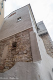 Au Moyen-âge, se rouvait ici la porte de Santa Croce On peut encore voir le mur en pierre d'une tour fortifiée du XIe et deux ouvertures avec arc