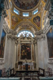 Église Santa Maria di Castello. Chapelle de saint Vincent Ferrer. La cahpelle fut concédé en 1606 à Giulio Sale. Les Brignole l'agrandiront et l'embelliront entre 1626 et 1628. Sur l'autel, avec deux colonnes en jaspe de Sicile, la toile de Giovanni Battista Paggi qui représente la Guérison de Saint Vincent.
