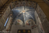Église Santa Maria di Castello. Chapelle de Sainte Catherine. Les fresques qui représentent la vie de Sainte Catherine de Sienne sont de Nicolo Corso, 1474. A doite, Catherine de Sienne choisit l'habit dominicain.