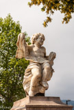 <center>Sanctuaire de Notre Dame de la Côte.</center>Statue de l'allée.