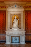 <center>La Chambre de Commerce</center>La cheminée monumentale en marbre ornée d'une statue du génie de la France fut sculptée par le Parisien Germain Gilbert en 1877.
