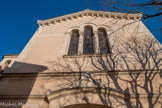 <center>L'église Saint-Blaise</center>Les fenêtres en triplet avec les chapitaux corinthiens.