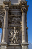 <center></center><center>La porte d'Aix.</center>Ramey représente la bataille d'Austerlitz avec Napoléon et un général debout, bras tendu vers l’ennemi, encourageant du geste ses troupes. Sous le bas-relief, un trophée d’armes est disposé autour d’une colonne dont le sommet porte l’inscription « Austerlitz ».