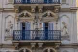 <center>Angle rue des Héros/boulevard de la Liberté.</center>Immeuble des arts et des quatre saisons. Façade rue des Héros.
Troisième étage.