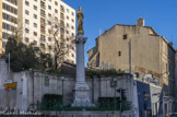 <center></center><center>La Vierge Dorée</center>Œuvre de l'architecte Henry Espérandieu et du sculpteur Eugene Guillaume, le monument de la 