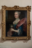 <center>Escalier.</center> Portrait de femme. Anonyme 18e siècle. Peinture à l'huile