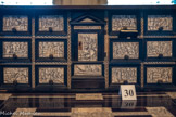 <center> Antichambre.</center> Cabinet portatif. Italie, XVIIe siècle. Ebène, poirier, ivoire