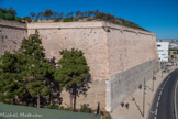<center>Vue de la passerelle de St Laurent</center>Sur le mur en face, trace d'une ouverture, l'ancienne entrée du fort.