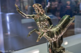 <center>Statuette de Triton</center>Fmpire romain, IIe siècle apr. J.-C. Bronze
Collection Fondation Gandur pour l'Art, Genève <br>
Cette créature appartenait au décor de l'équipement d'un bateau