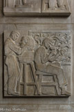 <center>La Maison des Associations.</center> Les sculpteurs. L’artiste fait figurer deux de ses œuvres antérieures dans ce panneau : le buste de La France (Salon de 1950, n°1848) et La Camargue, sui se trouve à la rue de la Loge.