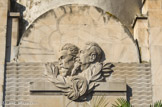 <center>La Plaine</center>Monument à Louis Capazza et Alphonse Fondere. Les portraits des deux aéronautes sculptés par Louis Bottinelly, couronne le bas-relief central.