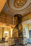 <center>Château Forbin : exposition le post-graffiti.</center>La bibliothèque. Superbe escalier en colimaçon, certainement signé Eiffel.