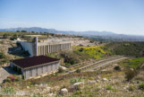 <center>Le vallon Dol. </center> En 1973, une station de filtration est construite au Vallon Dol, alimentée par le Verdon, via le canal de Provence. Sa capacité de production est de 170 000 m3 par jour. Il y a une station de production d'eau potable à Allauch (9 000 m3 par jour) et une autre à Aubagne (26 000 m3 par jour).