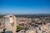 <center>Le château de Châteaurenard</center>Vue du sommet de la Tour du Griffon. Le Mont Ventoux.