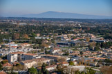 <center>Le château de Châteaurenard</center>Vue du sommet de la Tour du Griffon. Le Mont Ventoux.