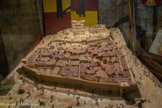 <center>Le château de Châteaurenard</center>Salle Gaby Dray ou de la Maquette représentant le Château et la Ville au 15ème siècle au rez-de-chaussée de la Tour de l’Aigle.