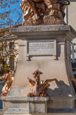 <center>Châteaurenard</center>Fontaine de la Durance
Sur le piédestal : INAUGURE LE 26 7e 1909 PAR / Mr DUJARDIN-BEAUMETZ MINISTRE / DES BEAUX-ARTS. Mr PLEIDOUX / ETANT MAIRE. Un des quatre griffons en fonte qui sont les gardiens du trésor : l’eau.