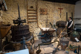 <center>Le Musée des Outils Agraires et des Traditions</center>Outils pour la viticulture.