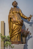 <center>Sainjt-Jean-de-Garguier.</center> La chapelle. Statue : Saint Pierre. Bois : taillé, peint, doré. 18e siècle. Attitude classique de saint Pierre tenant les clés de la main gauche et le livre de la main droite.