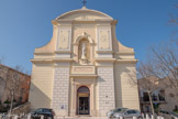 <center> Fuveau.</center> Eglise paroissiale Saint-Michel. Hors d’eau en treize mois et bénie le 04 octobre 1854, elle a remplacé un édifice plus modeste, orienté nord-Sud, devenu trop exigu, situé au niveau du clocher actuel. Sa façade s’inspire du baroque italien et l’intérieur, quoique très remanié, garde un style néo-gothique. La façade de ce bâtiment massif est inspirée du baroque italien. Ses dimensions sont grandioses : 36 m de long, 20 m de large et 13 m de haut, d'où l'appellation d'origine de basilique de Fuveau.