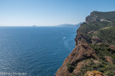 <center>Vue de Notre Dame de la Garde.</center>Les îles de Riou, de Jarre et Maïre, le massif des calanques avec la Grande Candelle, le sémaphore.