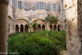 <center>Monastère Saint-Paul-de-Mausole</center>Le cloitre.