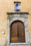 <center>L'église de Saint-Martin-de-Pallières.</center>La porte d'entrée.