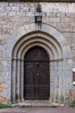 <center>Eglise d'Entrecasteaux.</center>L’inscription « Liberté, Egalité, Fraternité » visible sur la façade date, quant à elle, probablement de la séparation de l’Église et de l’État en 1905.