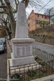 <center>Le Revest-les-Eaux.</center>Monument à la mémoire des sapeurs pompiers morts au feu ou en service commandé.