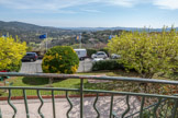 <center>Place de la mairie </center>Au début du XIXe siècle, le petit jardin en contrebas était réservé à l'instituteur pour y faire son potager.