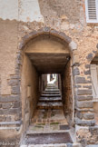 <center>La rue du Portalet</center>Petit portail en provençal