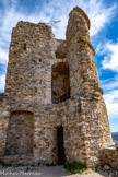 <center>Le château de Grimaud </center>Durant la Révolution Française, le château est abandonné et les pierres sont vendues aux enchères.