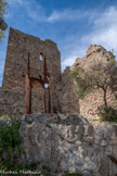 <center>Le château de Grimaud </center>Au XVe siècle, la pièce aveugle à la base du donjon est transformée en citerne.