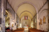 <center>L'église paroissiale Saint-Sauveur Saint-Etienne </center>L'intérieur de l'église paroissiale Saint-Sauveur Saint-Etienne est d'une grande sobriété. La nef, en plein cintre, date de la première moitié du XVe siècle.
A gauche, le collatéral nord, a été construit en plusieurs tranches tout au long du XVIe siècle comme en témoigne le millésime 1531 porté par la clé de voûte de la quatrième travée (près de la chapelle de la Vierge) et l'année 1550 de la 2e travée.