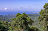 <center>Le golfe de Cavalaire.</center>Les îles du Levant et de Port-Cros, le cap Cavalaire.